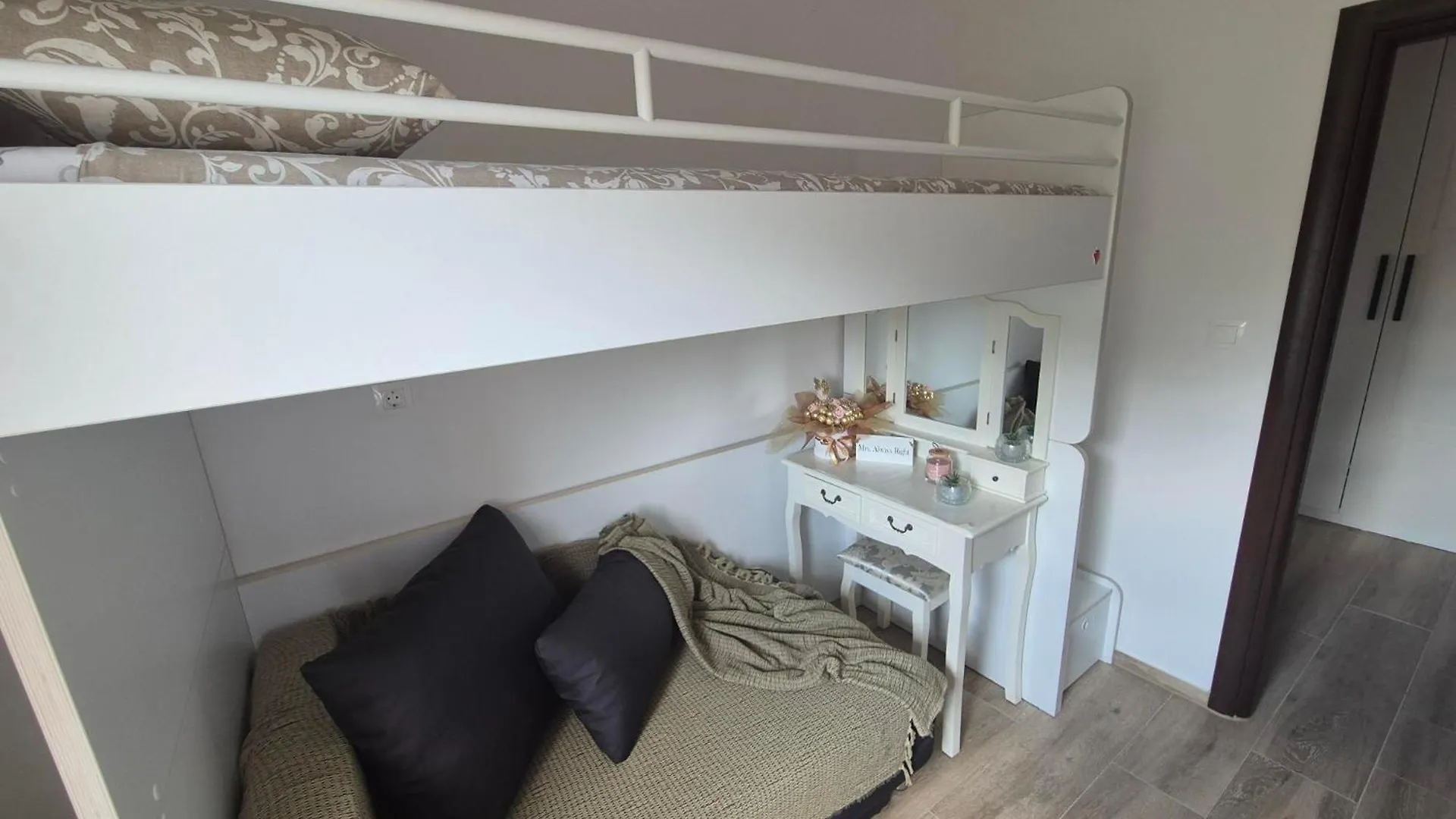 Dorothy Apartment 普拉